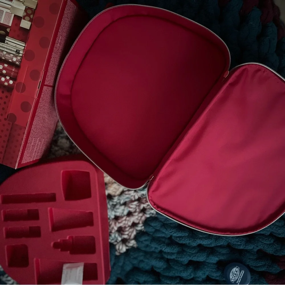 Estee Lauder Red Polka Dot Satin Tote NIB makeup not included - Picture 5 of 7